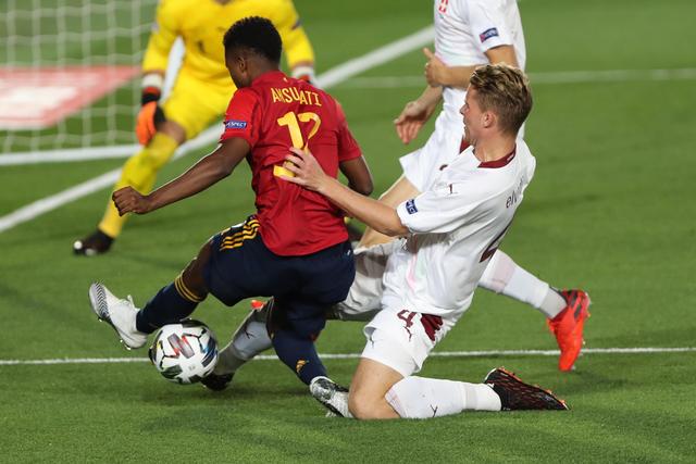 意甲-吉鲁点射莱奥倒钩卢卡库首秀 AC米兰2-1罗马